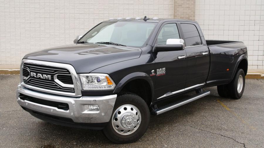  Dodge Ram 3500 Limited 2016 года  (фото 2 из 18)
